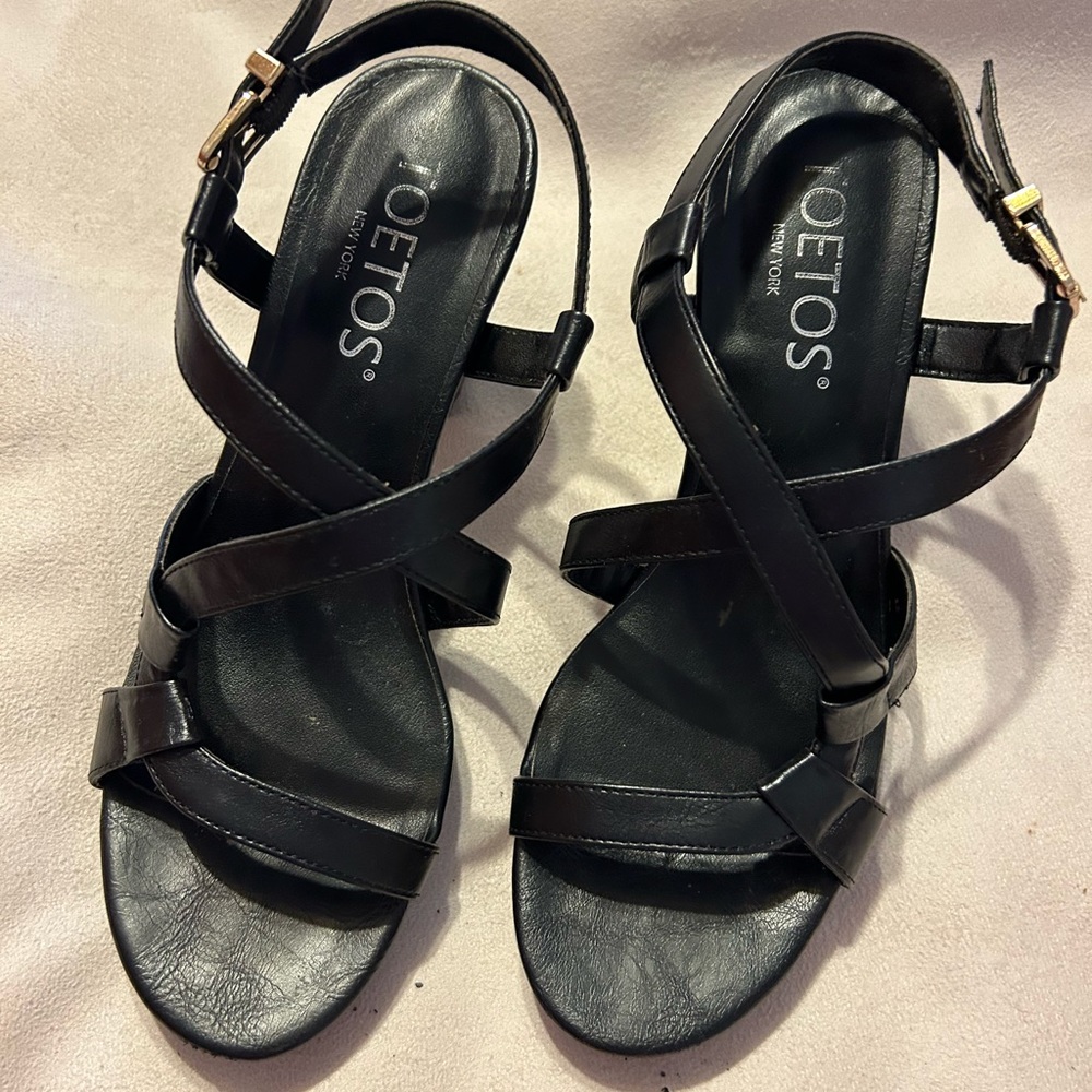 Black Toetos 2.5” heeled sandal